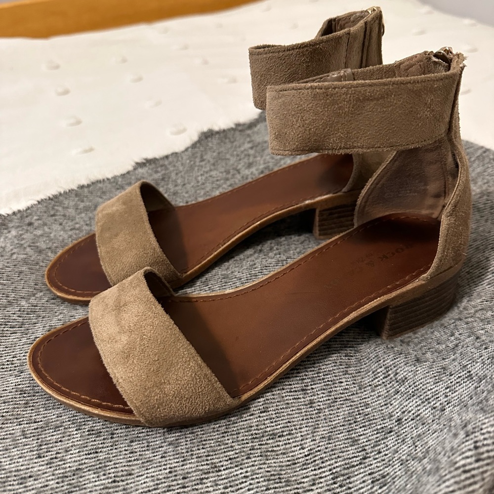 Women’s faux suede heeled sandal